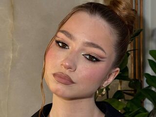 naked camgirl masturbating with dildo SeyolaHilgerst