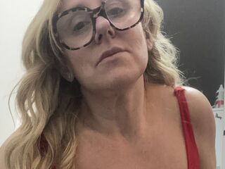 free videochat SophiaHillUk