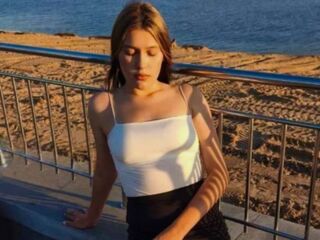 naked webcam girl fingering SuziBarringer