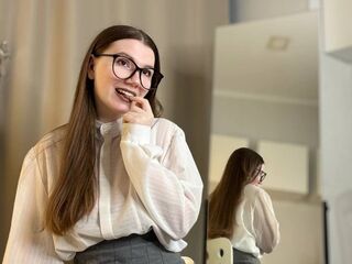 naked girl with cam TerraTrinh