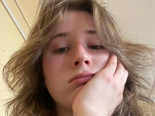 girl topless TessTelles