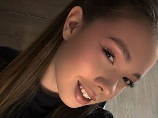 camslut masturbating TessaSun