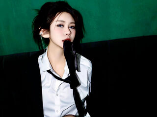cam girl playing with sextoy Tiaxy