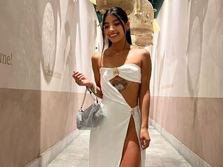 camgirl showing tits TiffanyLowbrock