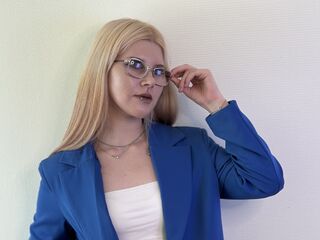 camwhore fingering pussy TommieMalkani