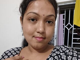 cam girl playing with dildo TrishaSaha