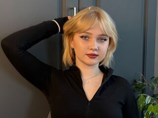 cam girl masturbating with sextoy UdelaGoodhart