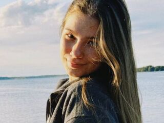 naked cam girl masturbating with vibrator VanitaNadoff