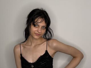 camgirl playing with dildo VernitaMaag