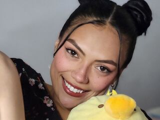 camgirl fingering shaved pussy VictoriaDumonti