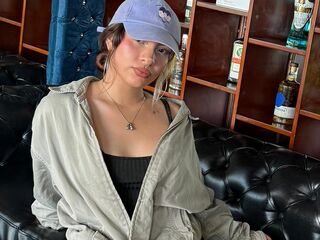 naked cam chat WillowJones