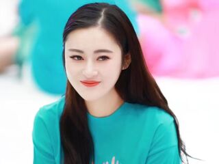 free webcam chat YolandaYang